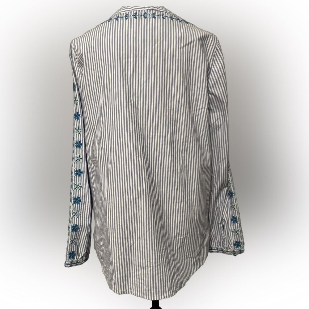 Vineyard Vines Seersucker Embroidered Savannah Top🌹 - Picture 8 of 10